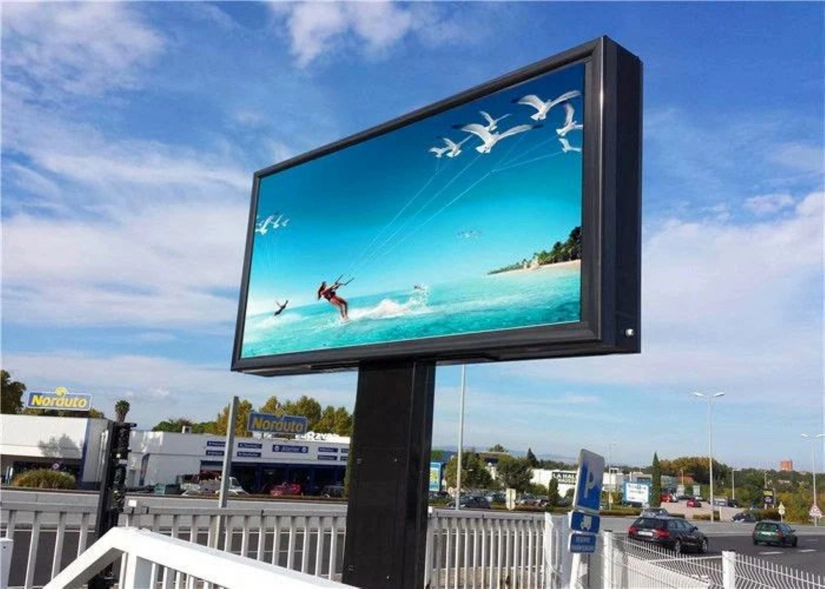 p10-outdoor-display